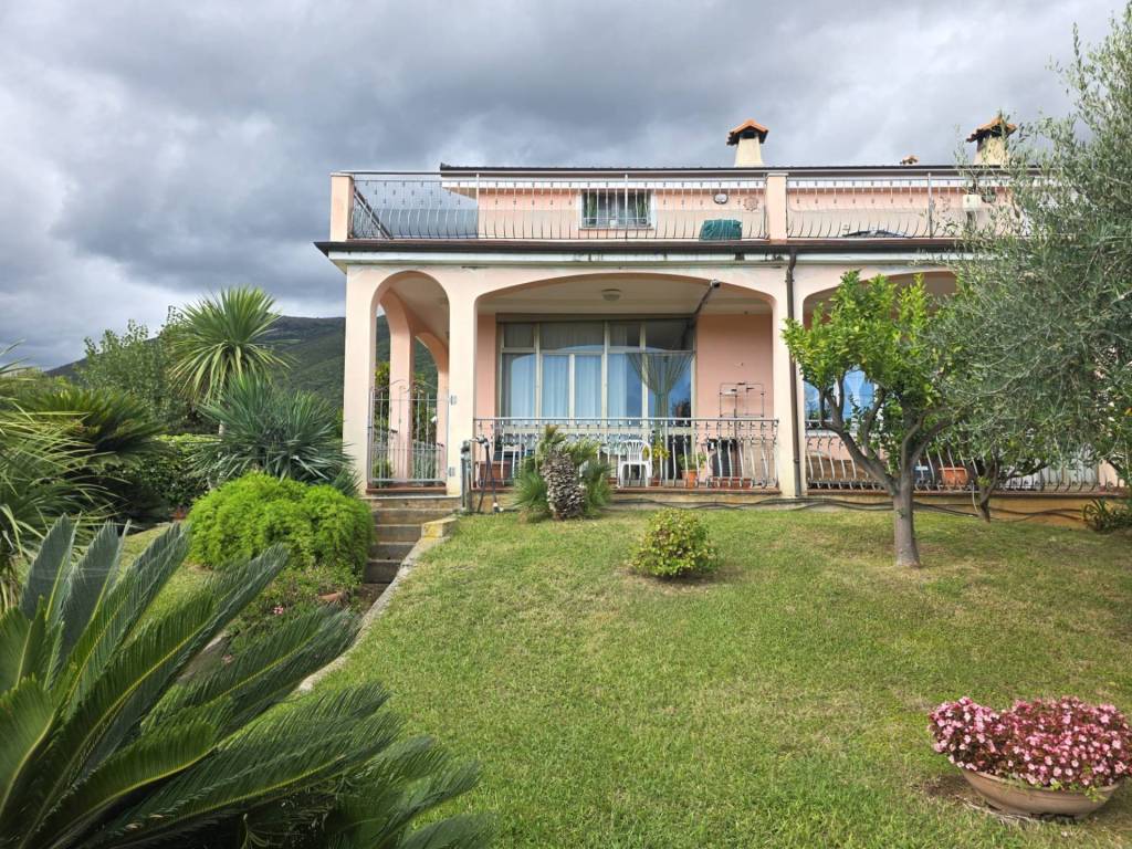 Villa a Albenga in Regione Roberti - Foto 5