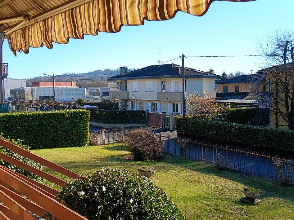 Villa a Besozzo in Via Dante Alighieri, 13 - Foto 2