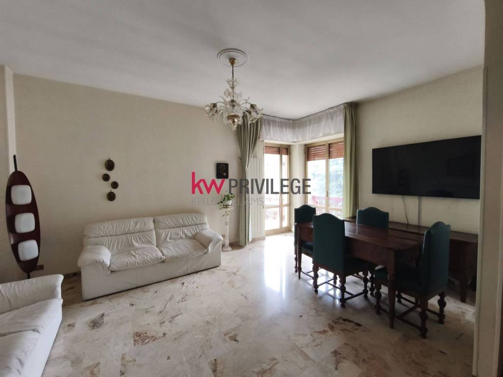 Appartamento a Brindisi in Viale Francia, 49 - Foto 2