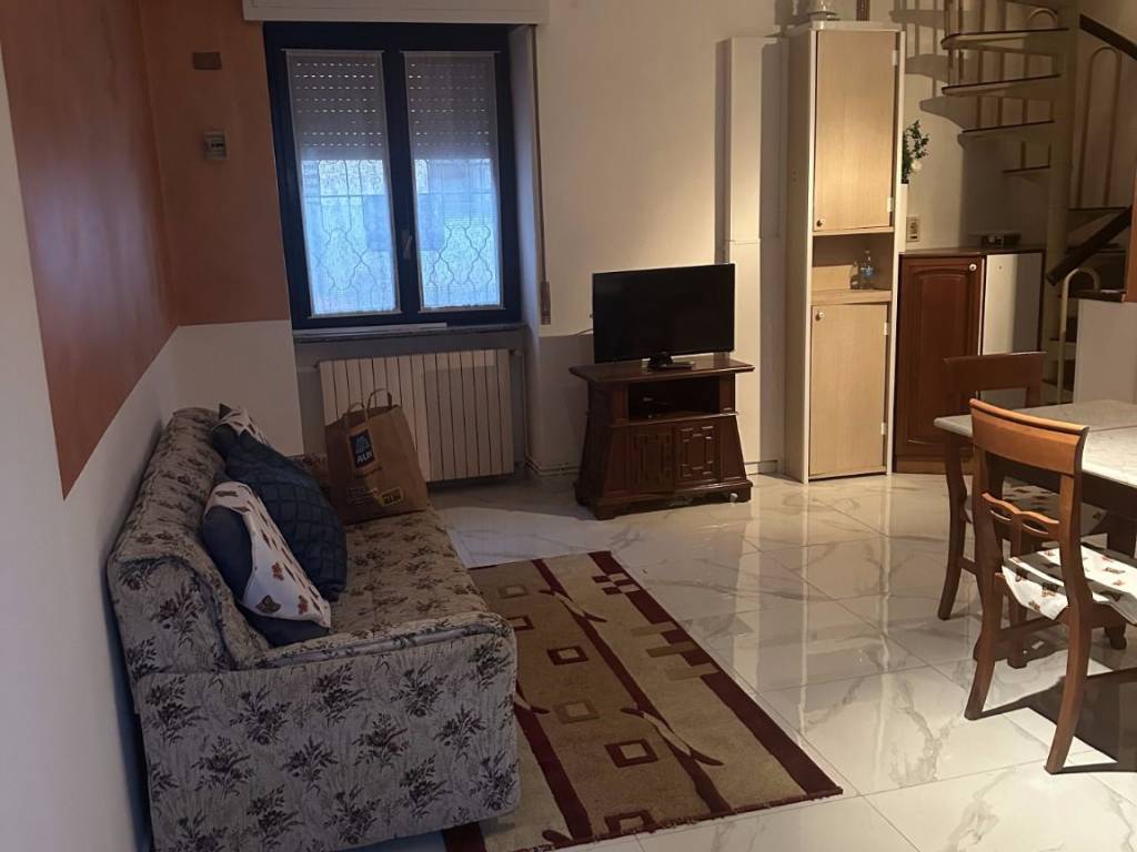 Appartamento a Somma lombardo in Via Vignola - Foto 4