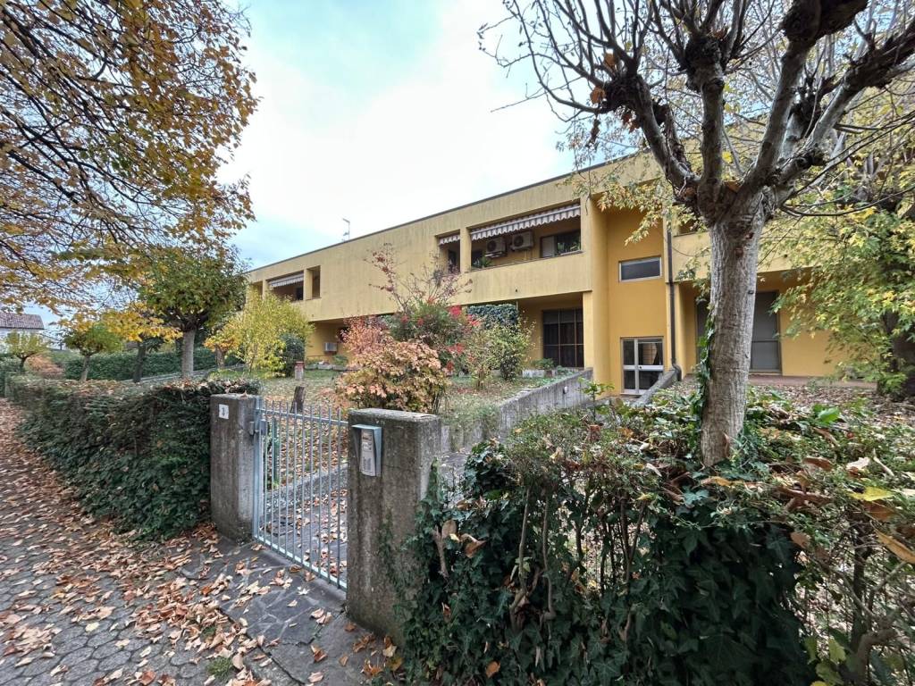 Appartamento a Montechiarugolo in Via Correggio - Foto 2