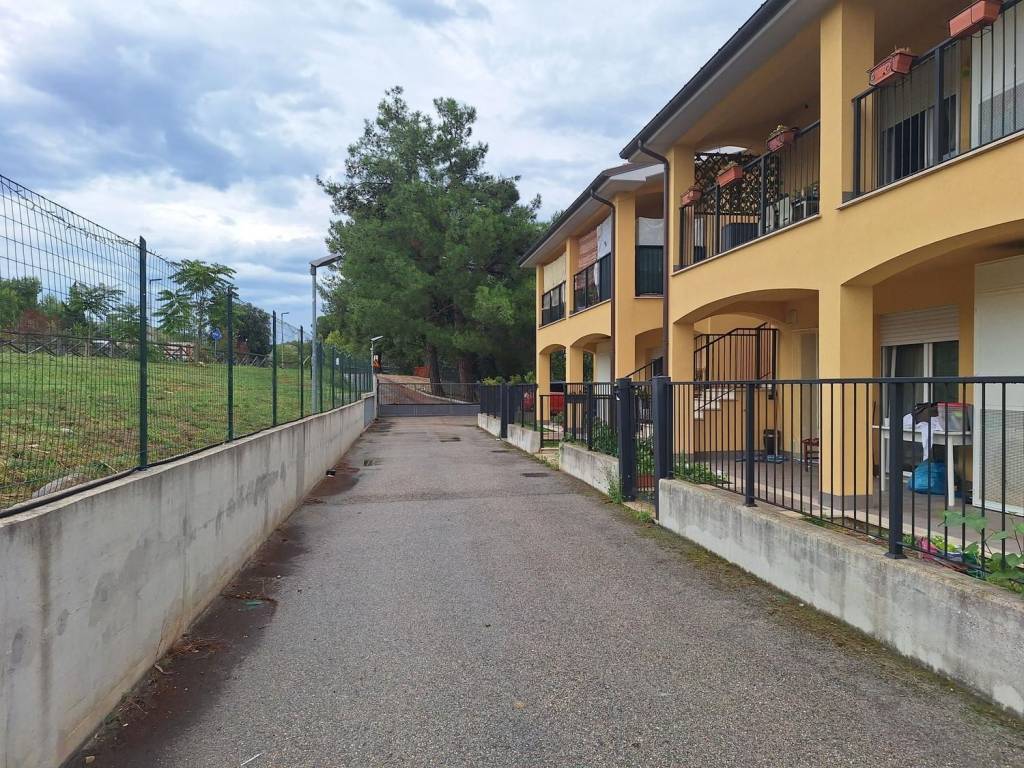 Appartamento a Ascoli piceno in Via Frazione Brecciarolo 337, 63100 Ascoli Piceno AP, Italia - Foto 2
