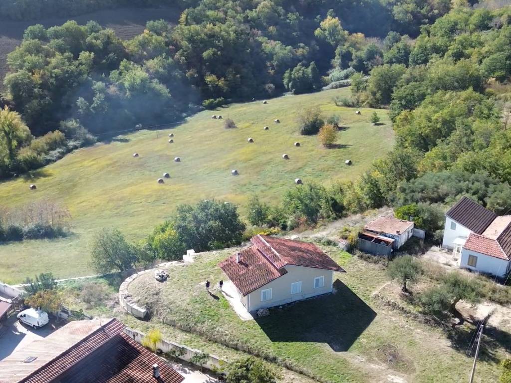 Casa indipendente a Catignano in Contrada Sterpara - Foto 3