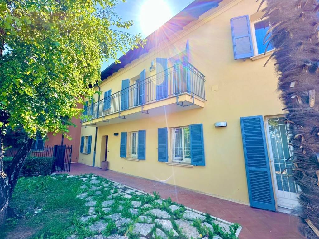 Villa a Rimini in Via Massimo d'Azeglio, 17 - Foto 2