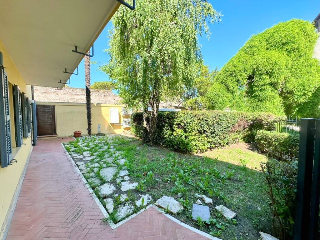 Villa a Rimini in Via Massimo d'Azeglio, 17 - Foto 3