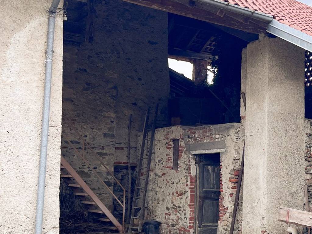 Rustico / casale a Angera in Via Bruschera - Foto 2