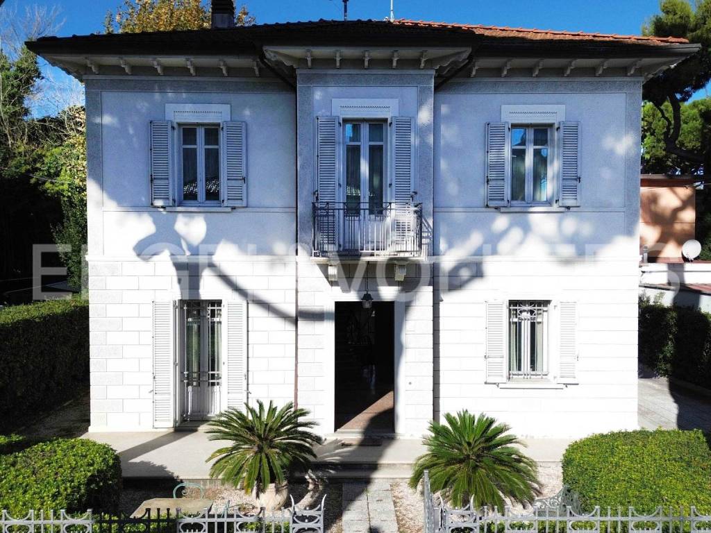 Villa a Riccione in Viale Francesco Baracca, 36 - Foto 3