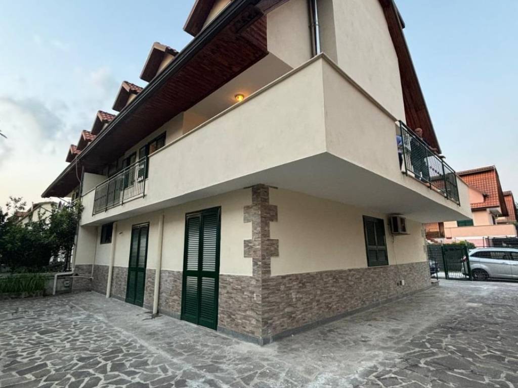 Villa a Giugliano in campania in Via Ripuaria, 445 - Foto 3