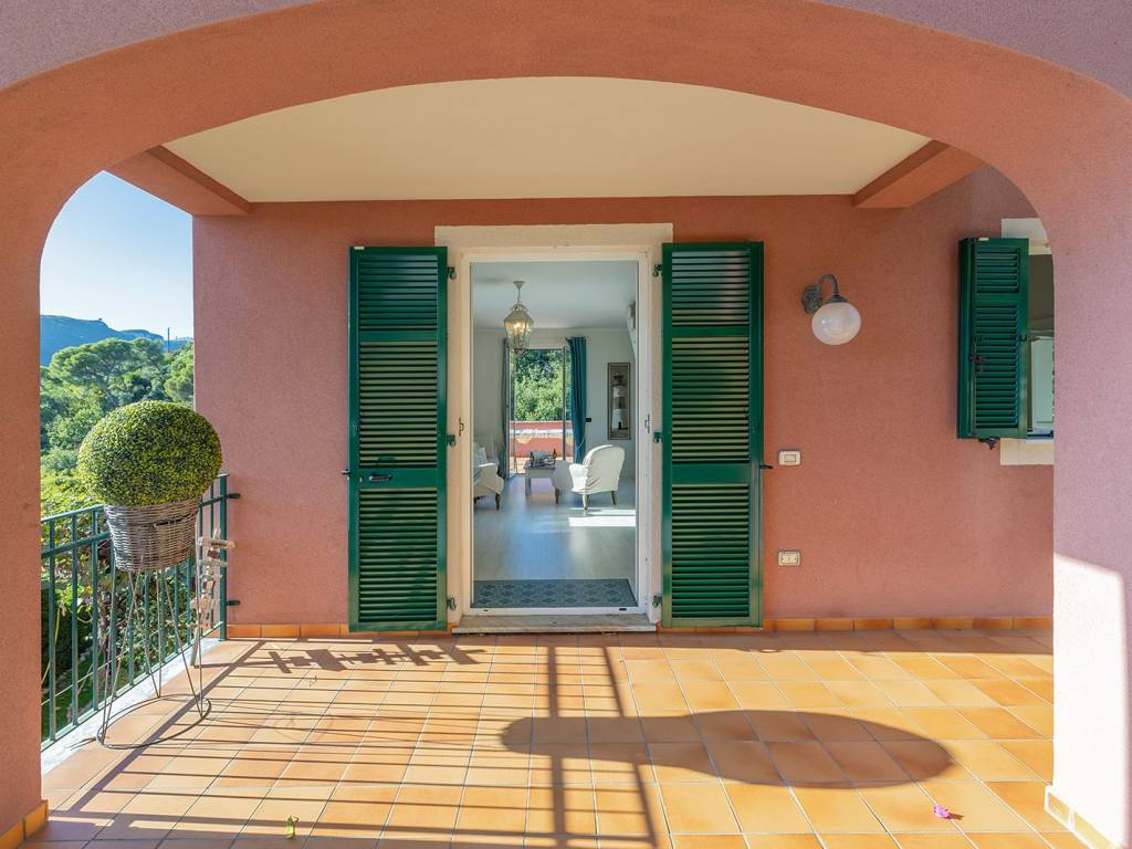 Appartamento a Finale ligure in Via dei Forti di Legnino - Foto 3