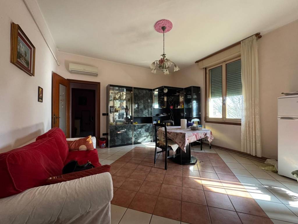 Appartamento a Finale emilia in Via Trento e Trieste, 14 - Foto 2