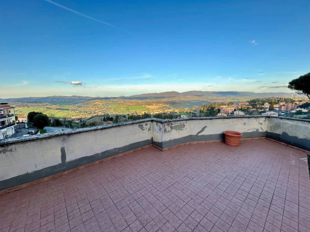 Appartamento a Todi in Viale Angelo Cortesi, 41 - Foto 2