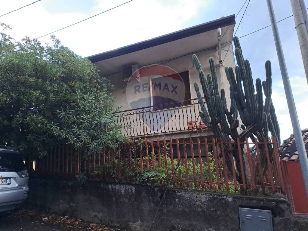 Villa a Zafferana etnea in Via Miscarello Salice - Foto 2