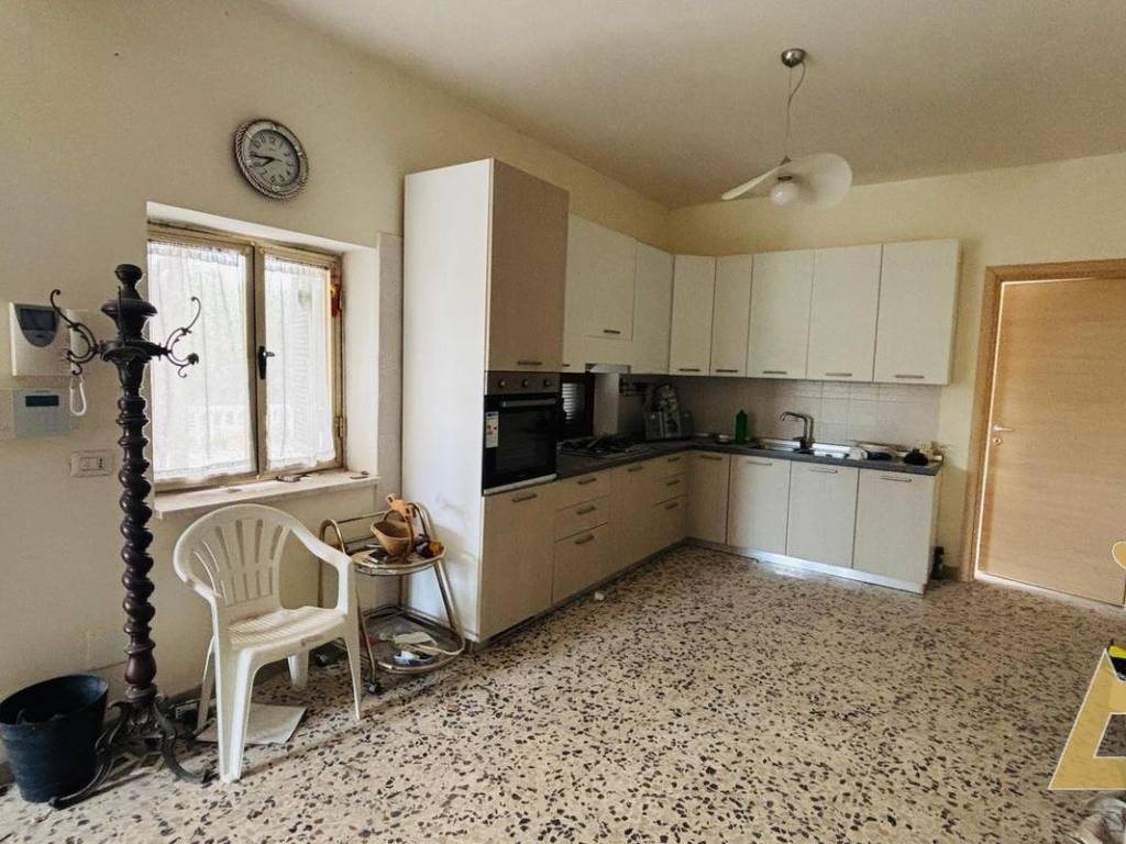 Villa a Aprilia - Foto 4