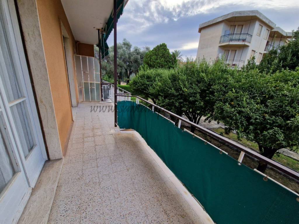 Appartamento a Bordighera in Via Vittorio Veneto - Foto 2