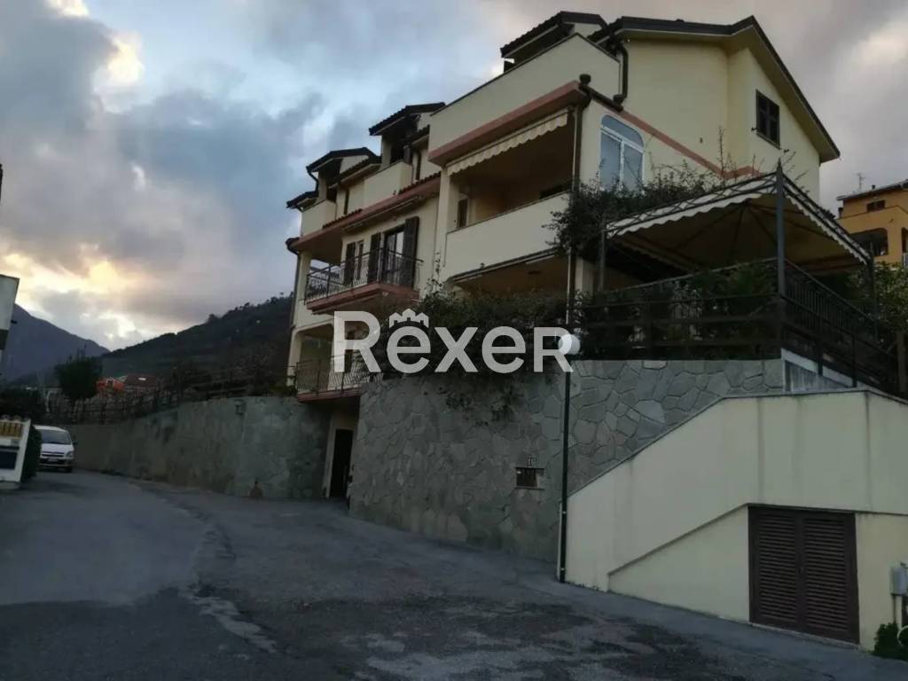 Attico / mansarda a Toirano in Via P. G. Maineri - Foto 2