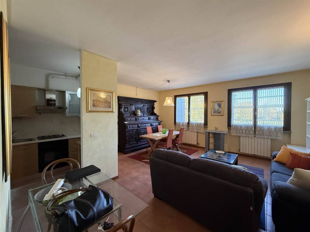 Appartamento a Pontenure in VIA EUGENIO MONTALE - Foto 2