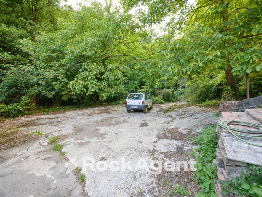 Palazzo / stabile a Genova in Via Lago Figoi, 140 - Foto 4