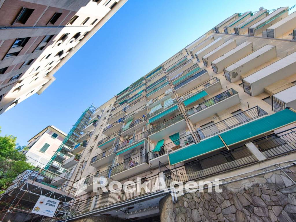 Appartamento a Genova in Via alla Costa di Teglia, 3b - Foto 2