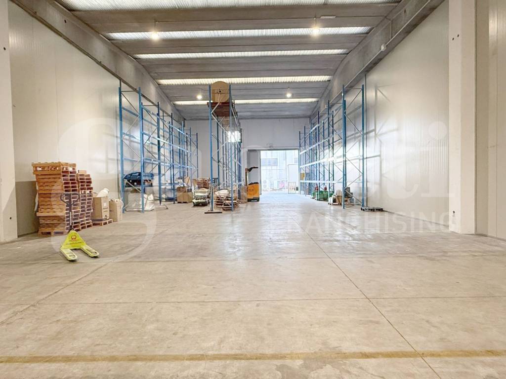 Immobile a Albignasego in VIA DELLE INDUSTRIE, 27 - Foto 2