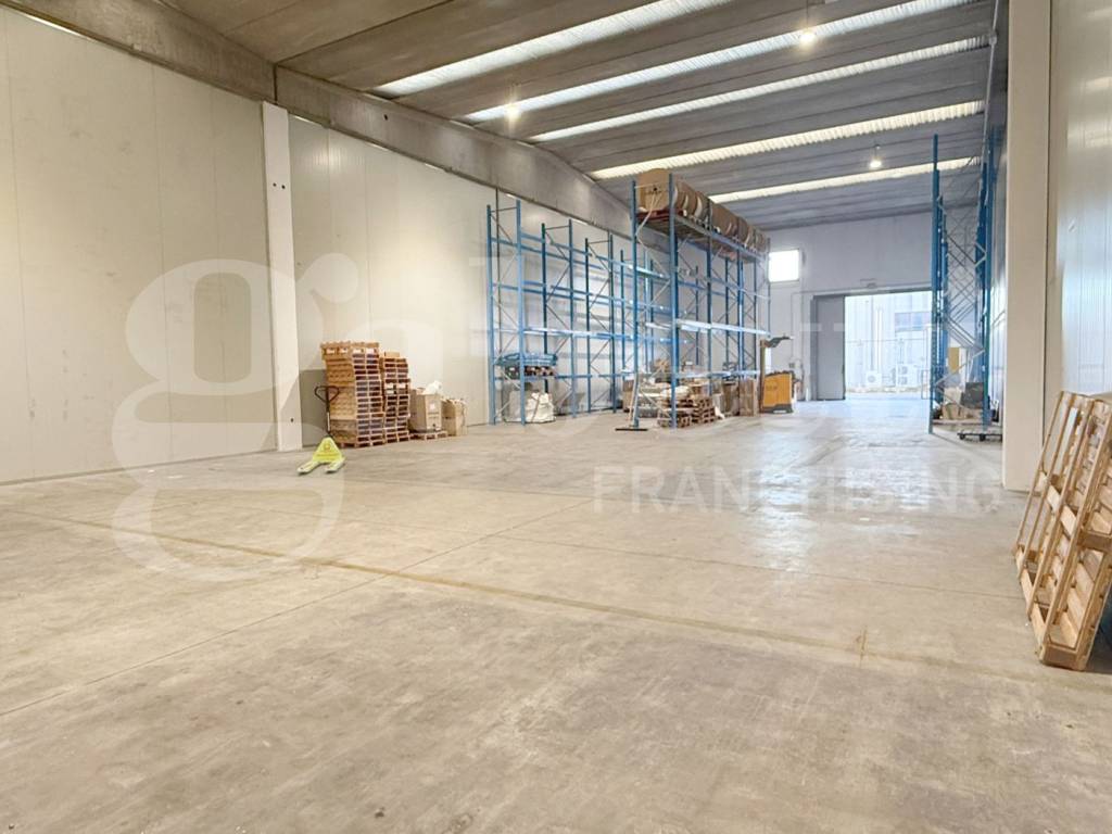 Immobile a Albignasego in VIA DELLE INDUSTRIE, 27 - Foto 4