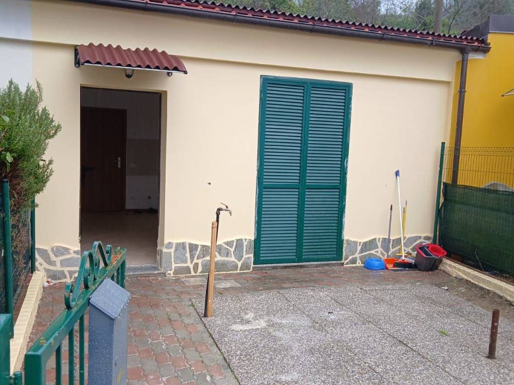 Appartamento a Albenga in Via San Simone San Fedele, 12 - Foto 2