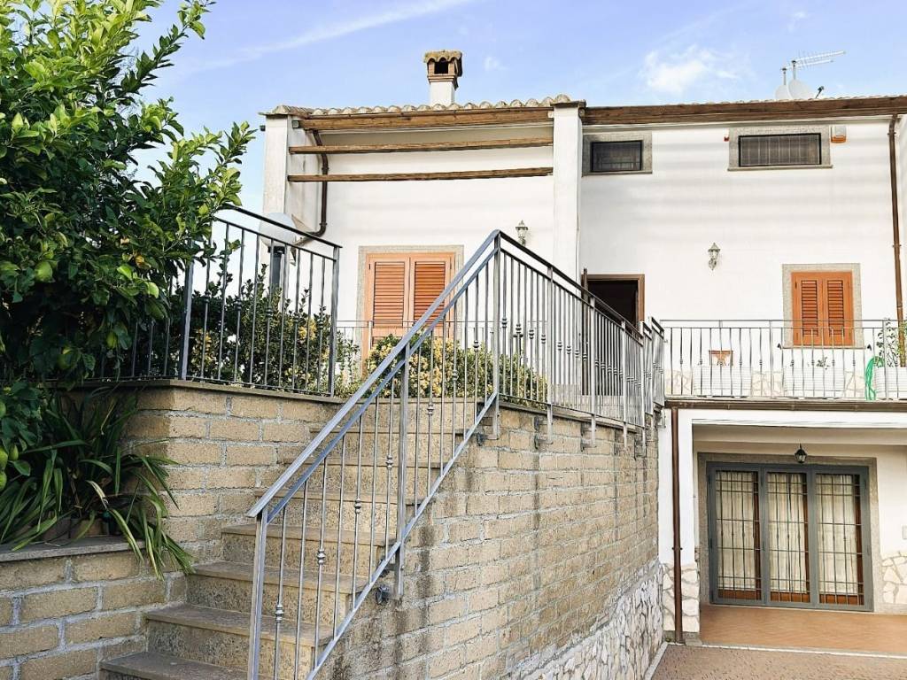 Villa a Bracciano in Via San Celso, 8 - Foto 2