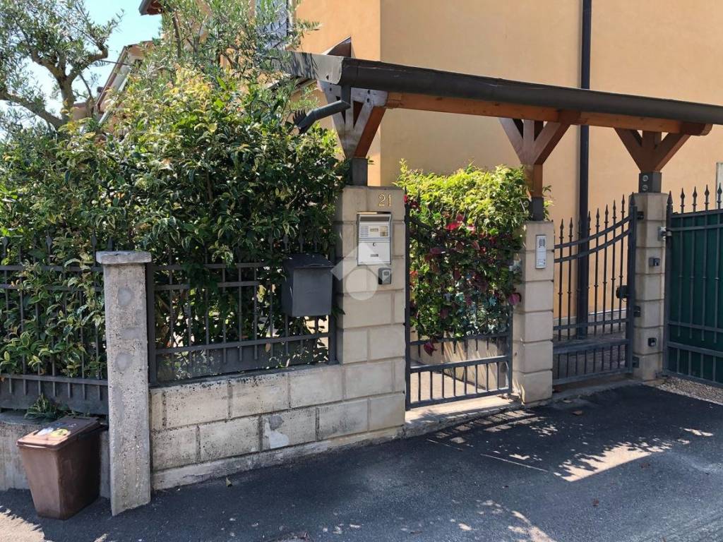 Villa a Verona in Via canale milani, 21 - Foto 2