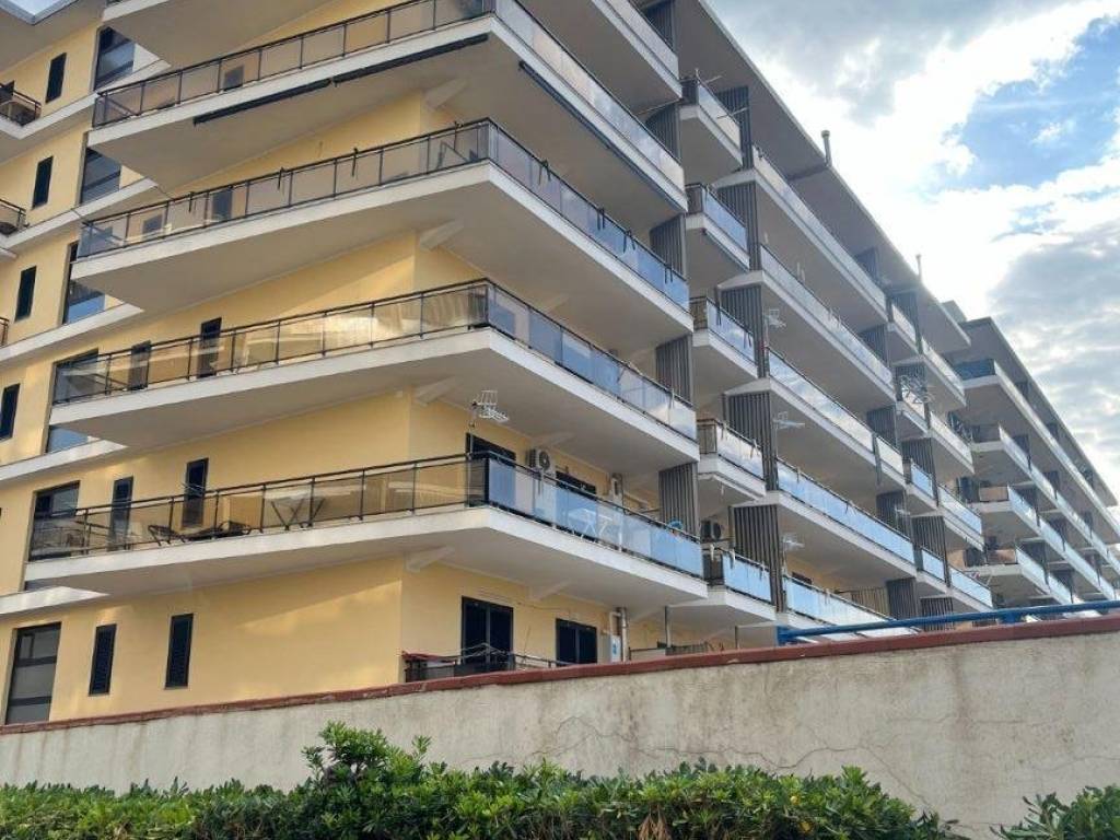Appartamento a Castel volturno in Viale del Mare - Foto 2