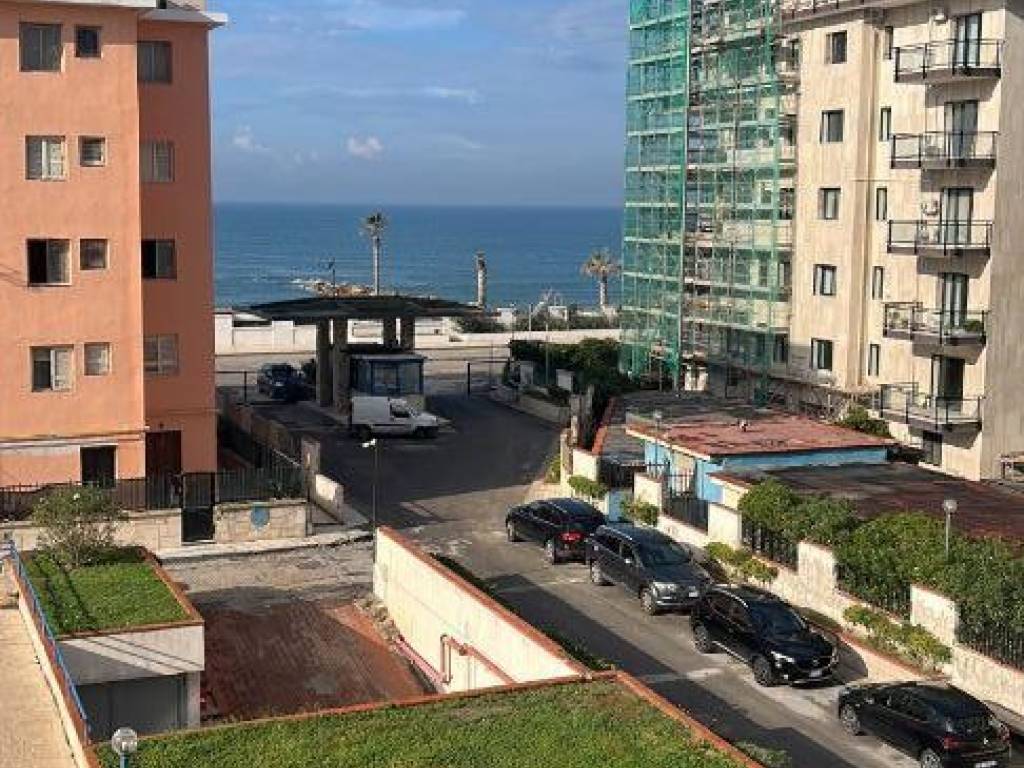 Appartamento a Castel volturno in Viale del Mare - Foto 3