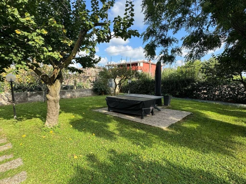 Villa a Aprilia in Via Sele - Foto 2