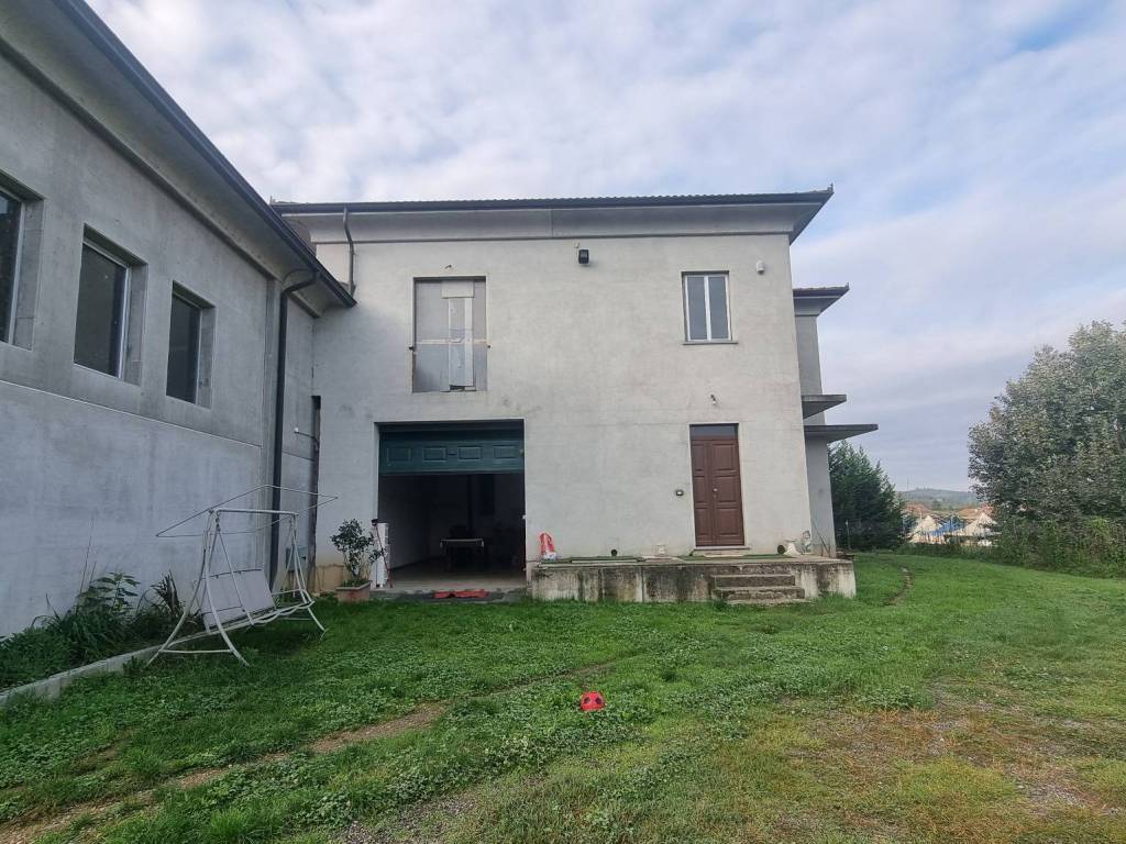 Immobile a Azzano d'asti in Via Stradale per Asti, 72 - Foto 2