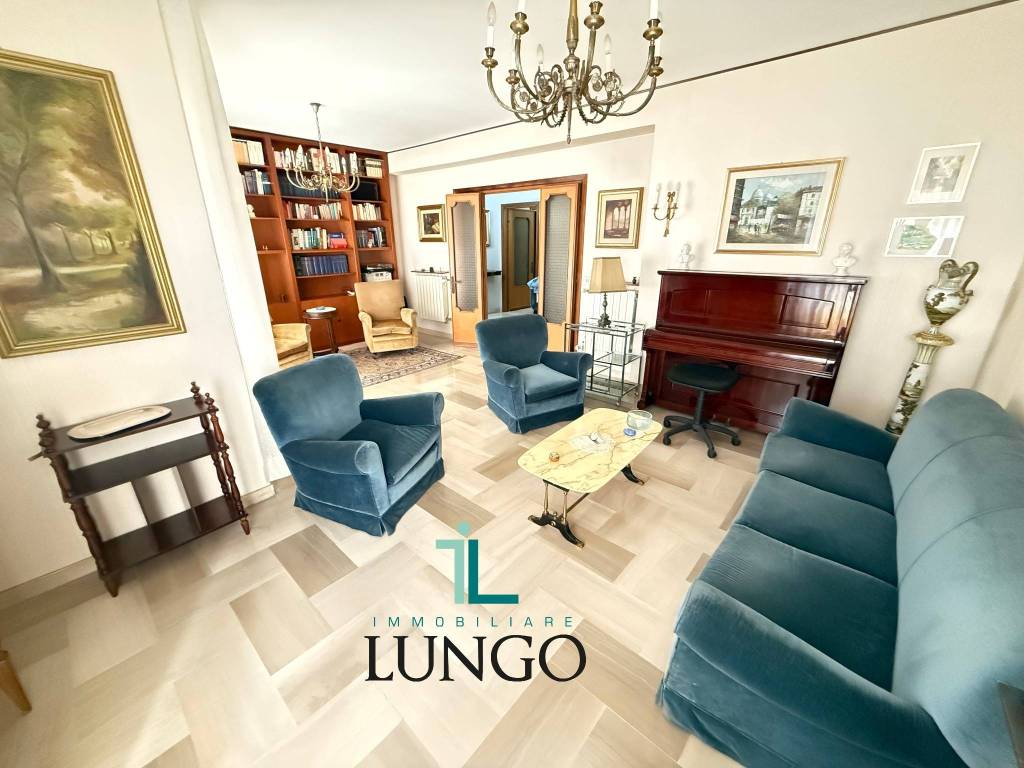 Appartamento a Latina in Viale Francesco Petrarca, 115 - Foto 2