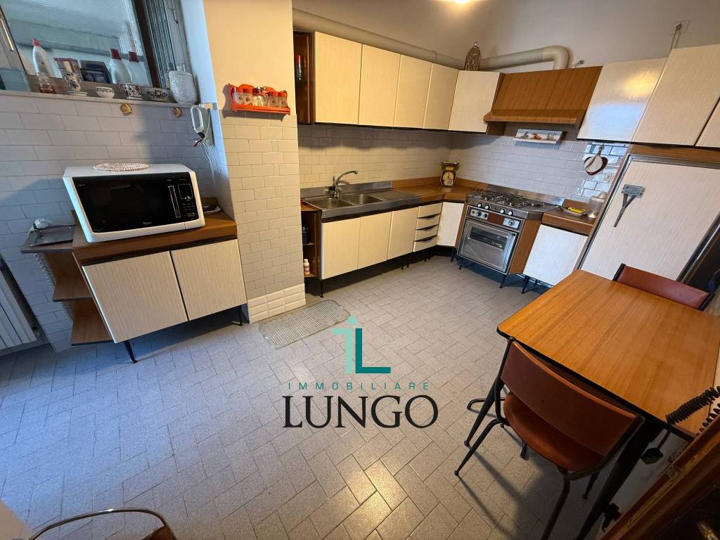 Appartamento a Latina in Viale Francesco Petrarca, 115 - Foto 4