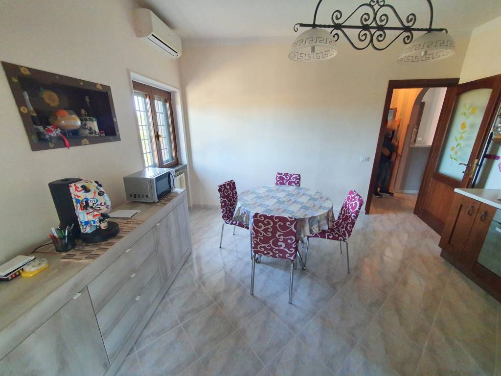 Appartamento a Aprilia in Via delle Orchidee - Foto 3