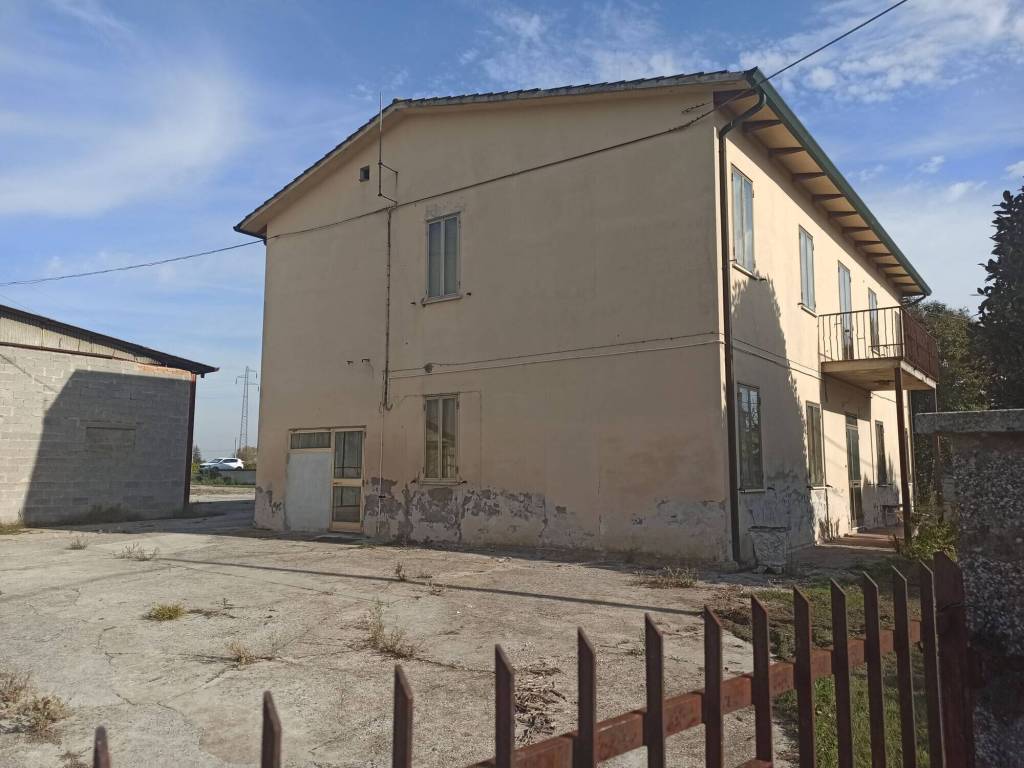 Villa a Arquà polesine in Via Monsignor Giacomo Sichirollo, 67 - Foto 2