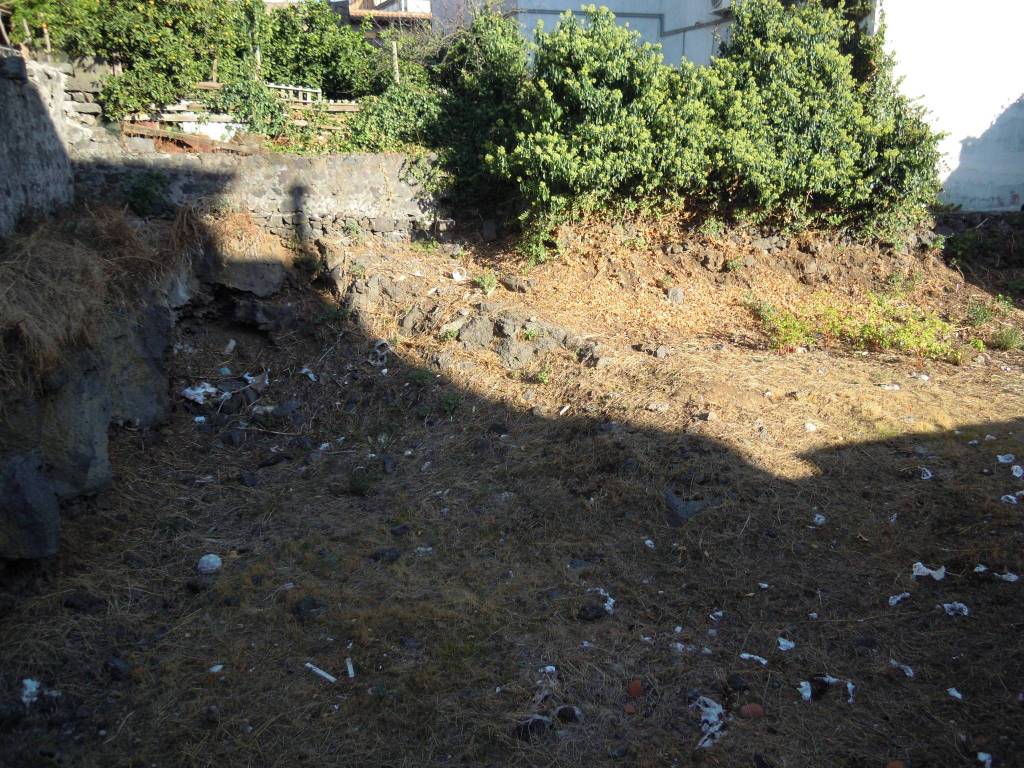 Terreno a Belpasso in Via Ugo Foscolo - Foto 2