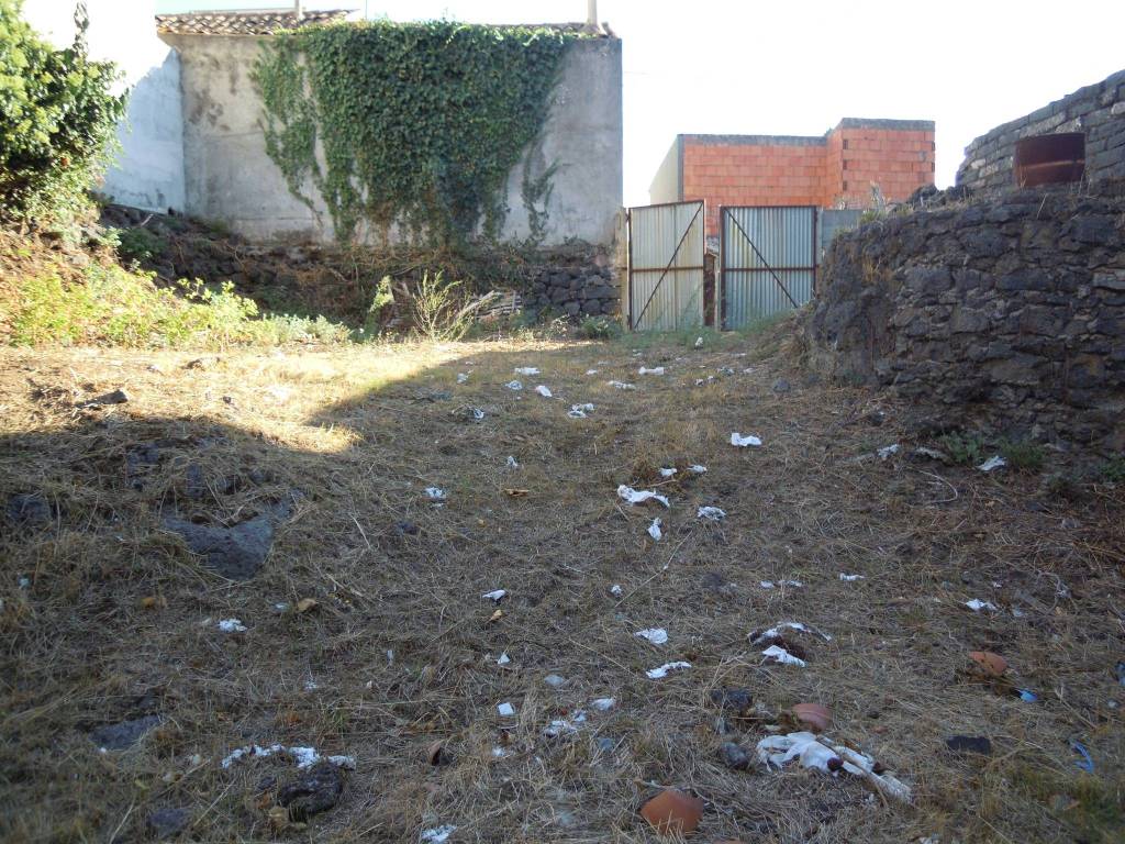 Terreno a Belpasso in Via Ugo Foscolo - Foto 4