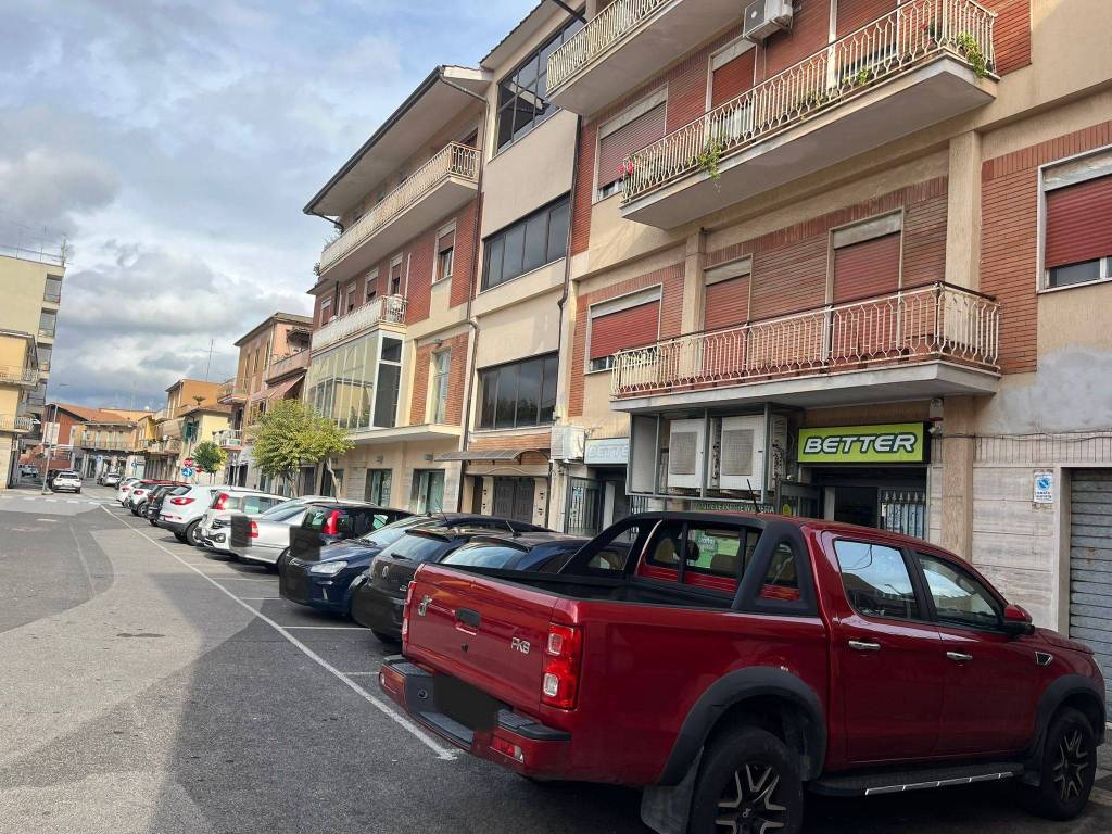 Box / garage a Aprilia in Via Pietro Nenni, 23 - Foto 2