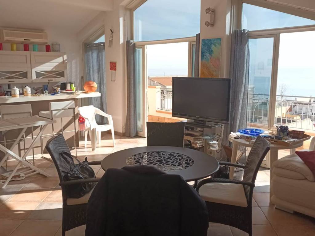 Appartamento a Santa teresa di riva in via Regina Margherita , 627 - Foto 4