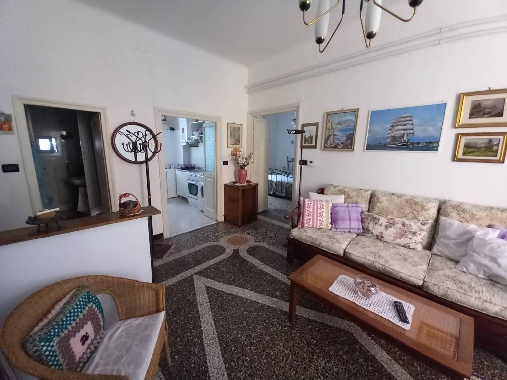 Appartamento a Genova in Via Gian Battista Monti, 3 - Foto 3