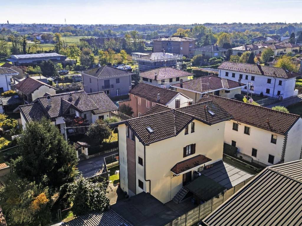Appartamento a Lonate pozzolo in Via Montenero - Foto 3