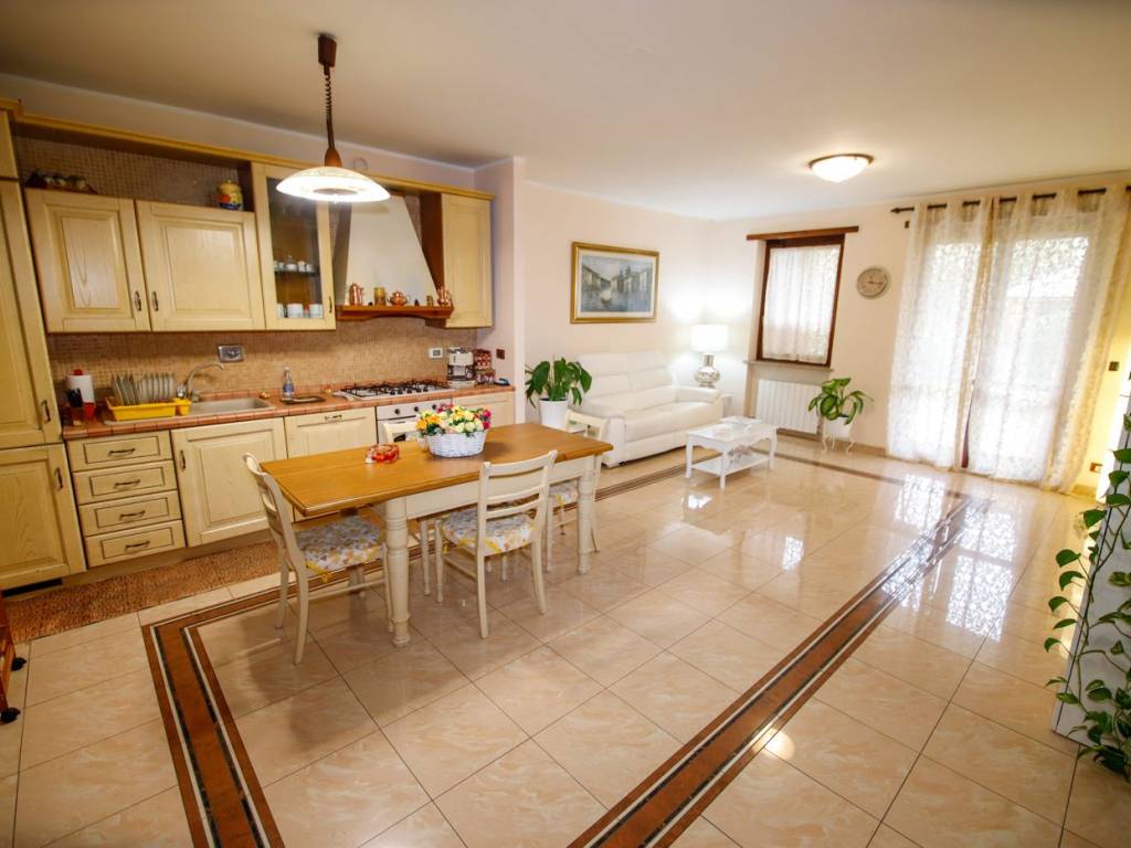 Appartamento a Collegno in Via Romeo Meinardi, 4 - Foto 2