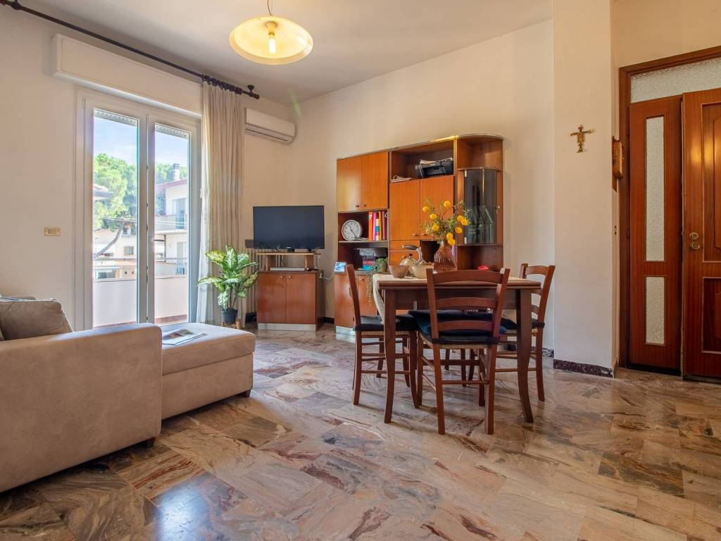 Appartamento a Cattolica in Via Prampolini, 18 - Foto 2