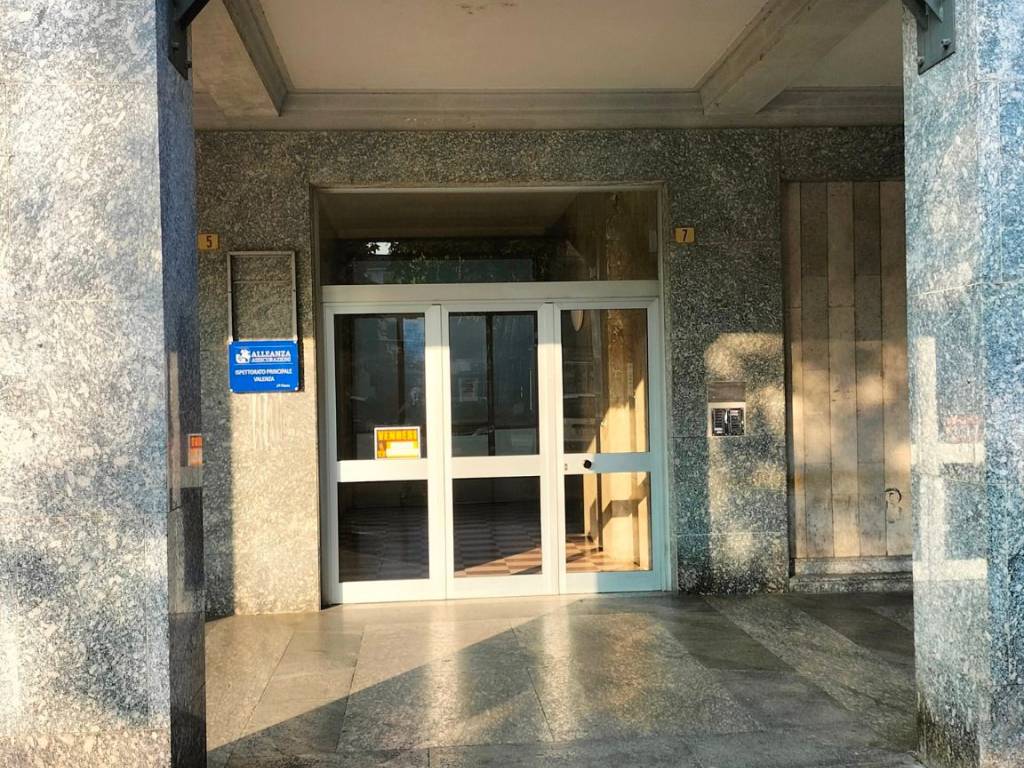 Appartamento a Valenza in Viale Luciano Oliva, 7 - Foto 3