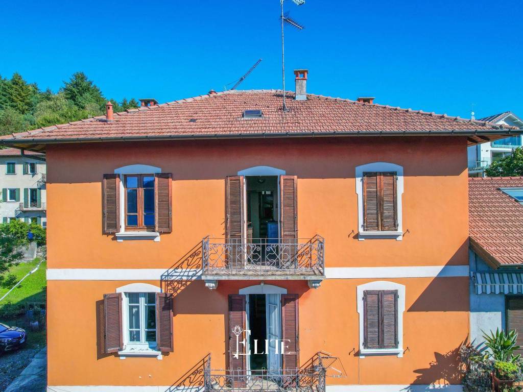 Villa a Angera in Via Bellavista, 2 - Foto 2