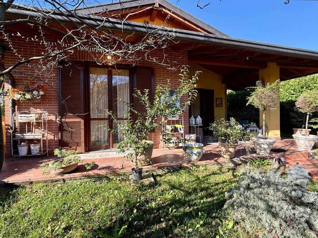 Villa a Imbersago in Via Parrocchiale - Foto 2