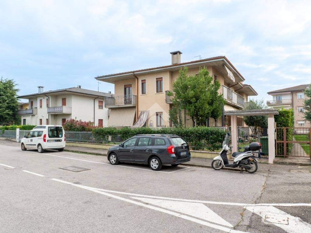 Appartamento a Villafranca di verona in Via Antonio labriola, 3 - Foto 2