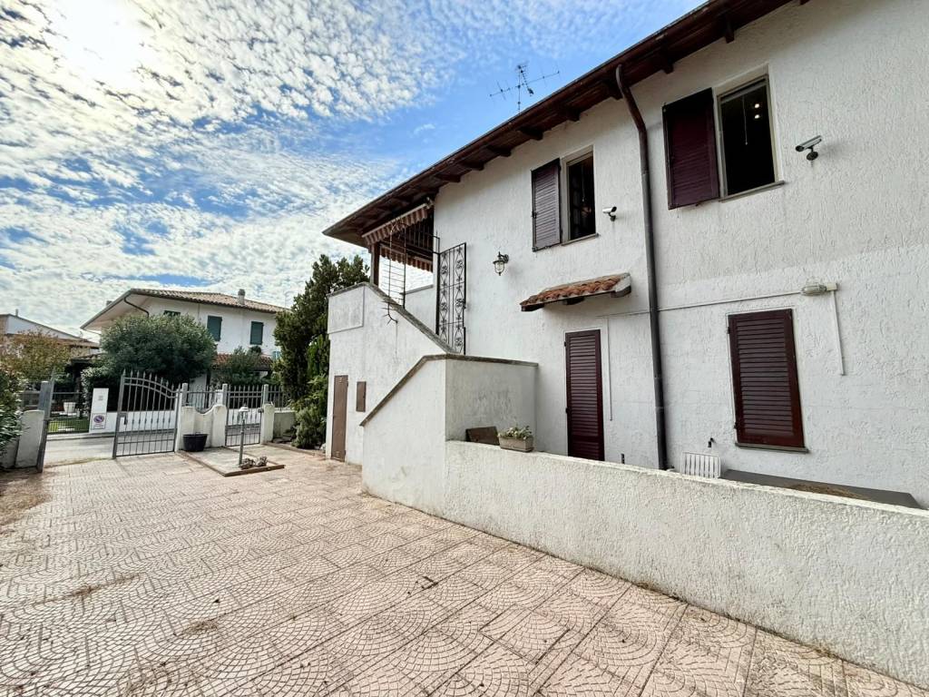 Villetta a schiera a Comacchio in Viale Algeria, 8 - Foto 2