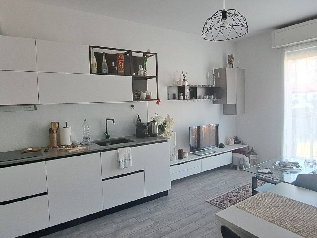Appartamento a Arcisate in Via Benefattori della Chiesa - Foto 4