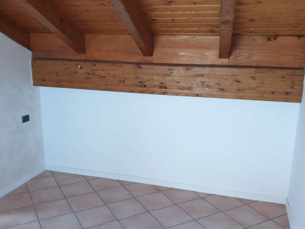 Appartamento a Merate in Via Sant'Ambrogio, 37 - Foto 5